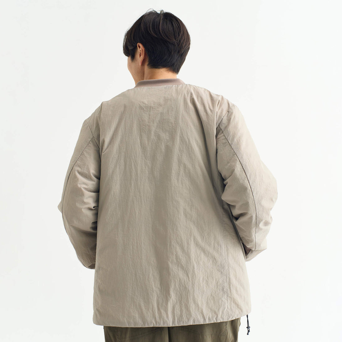 冬はインナー、春はアウターとして重宝する春を先取りしたナンガ