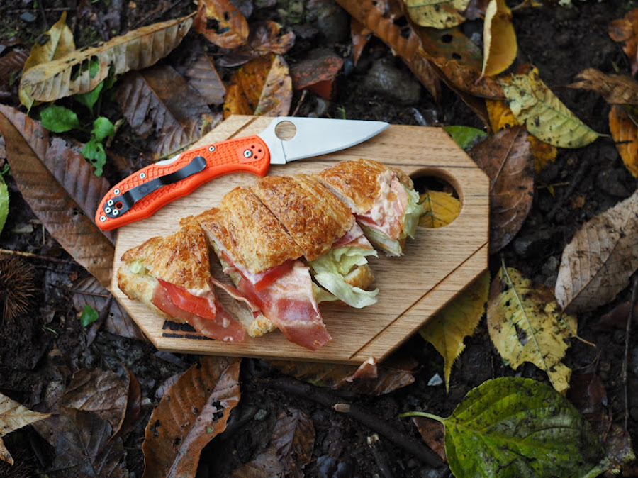 肉を切るのにも最適、バラデオのアウトドア用カトラリーセット