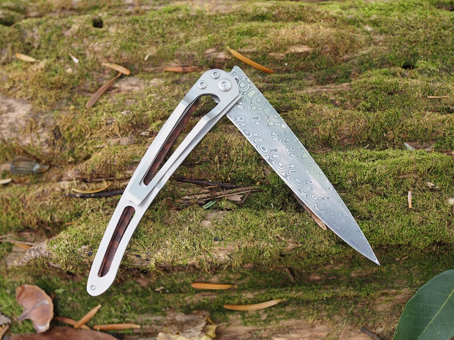 トレッキング、キャンプで役に立つポケットナイフ、deejoのタトゥー