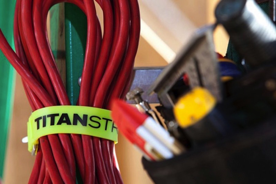 TITANSTRAPS】-30℃対応、なんでも結束。超屈強な工業用ストラップ