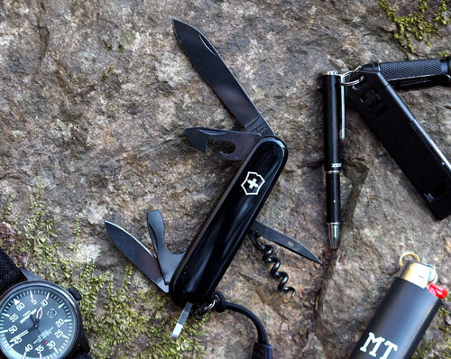 黒いビクトリノックス『スパルタンPS』発売 アウトドアと